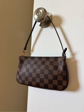 Louis Vuitton Damier Ebene Navona Pochette
